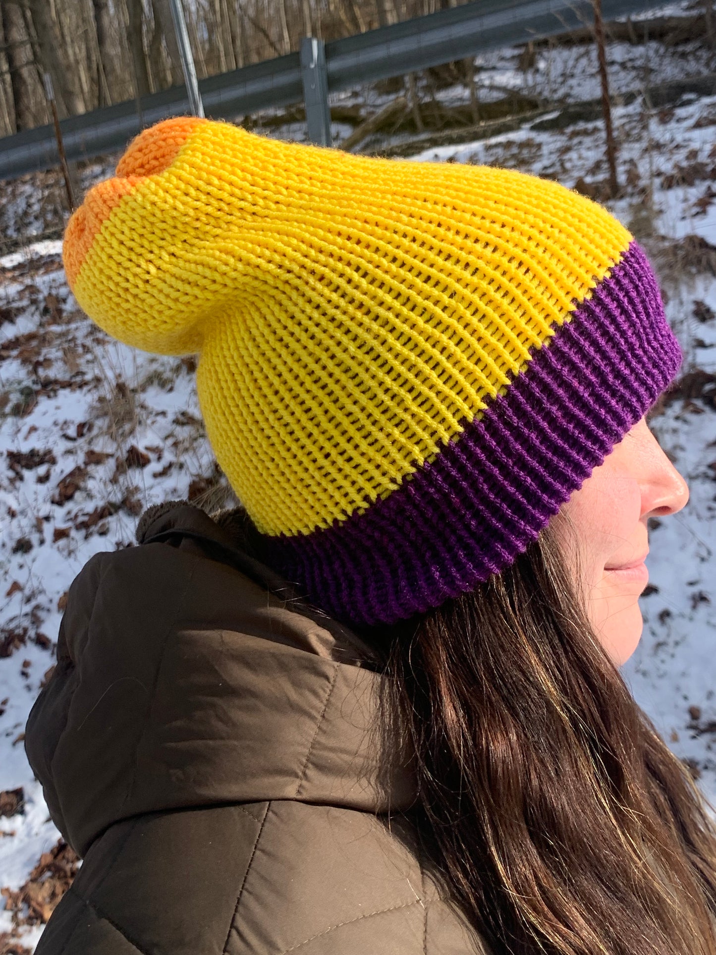 Knit hat reversible yellow purple pink